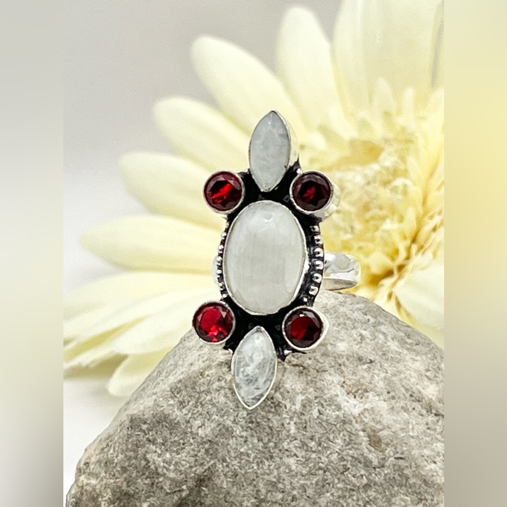 SALE- MOONSTONE/GARNET RING - Picture 14 of 14